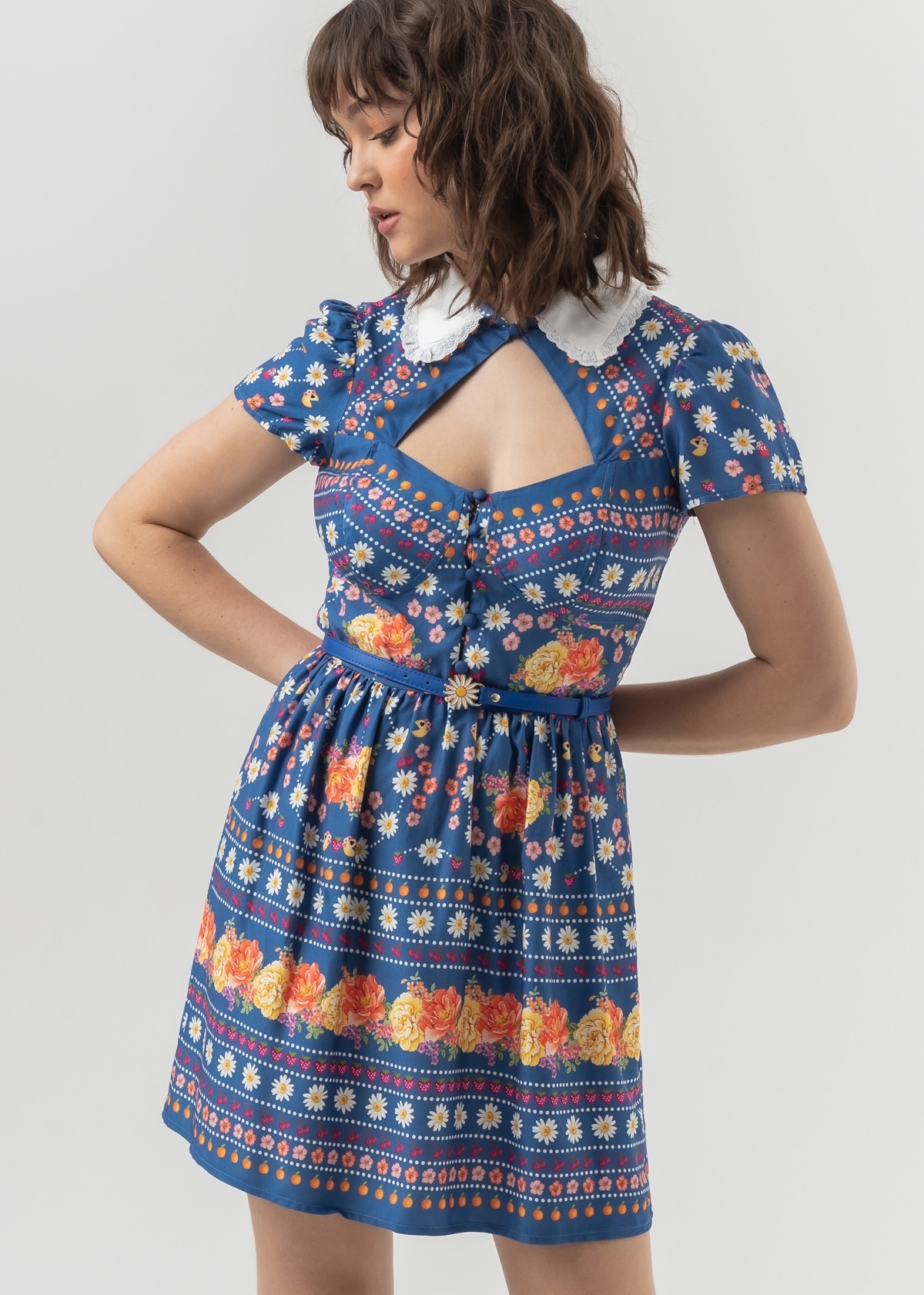 Vestido Curto Flores Astrais 