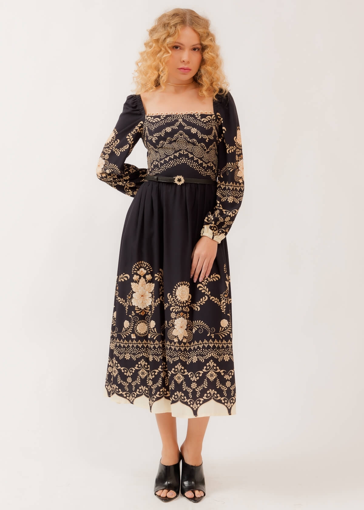 Vestido Midi A Dança dos Reinos