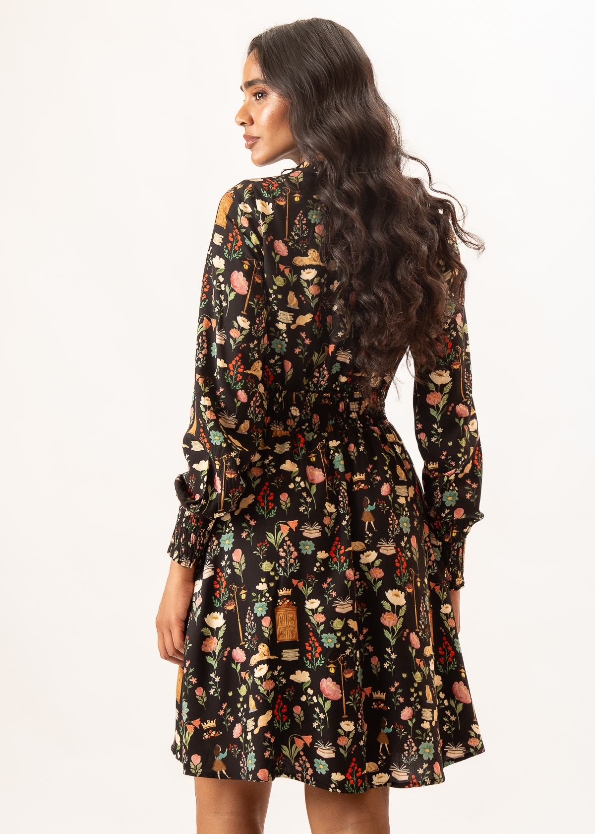 Vestido Curto Reino Secreto