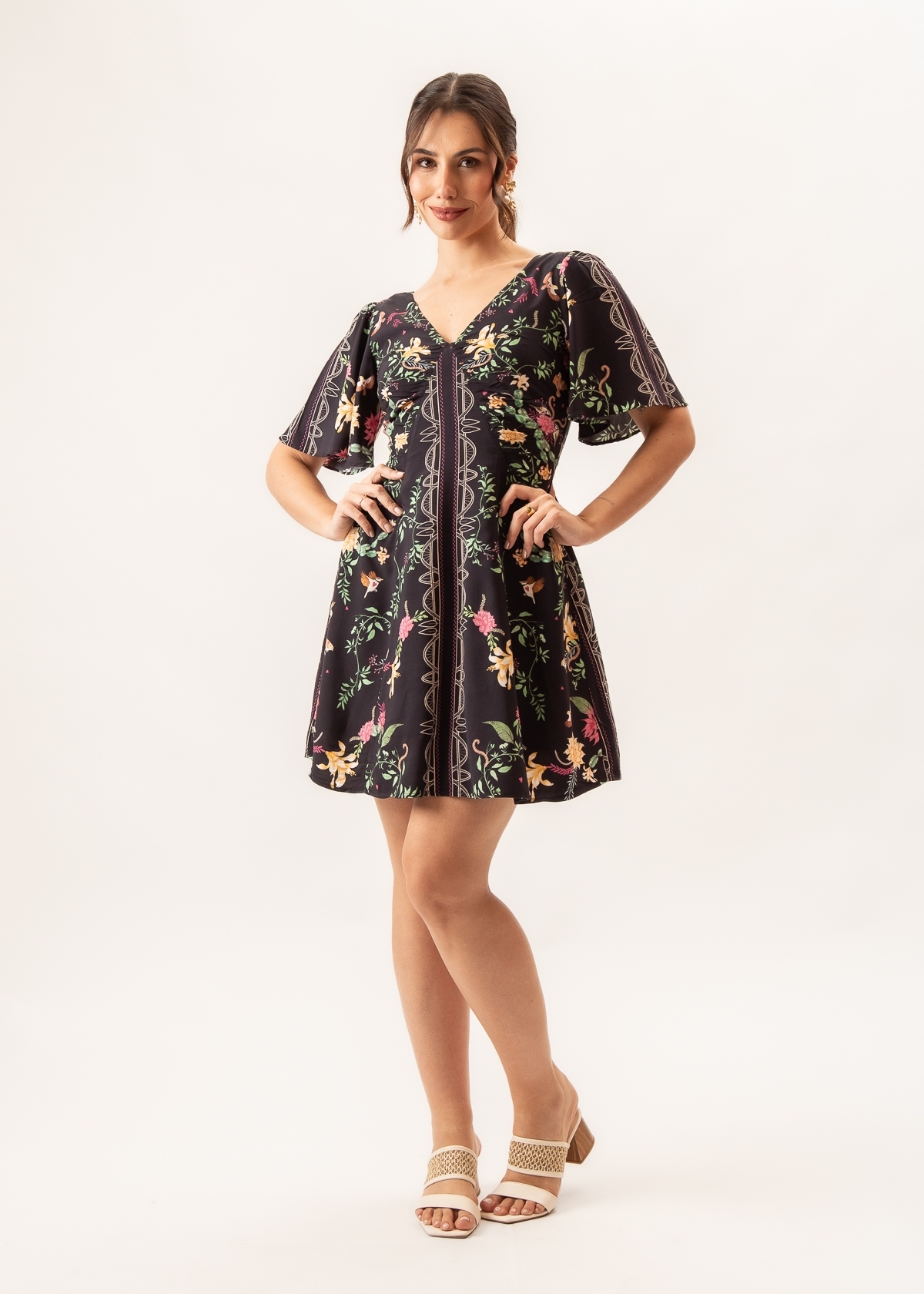 Vestido Curto Escandinavo